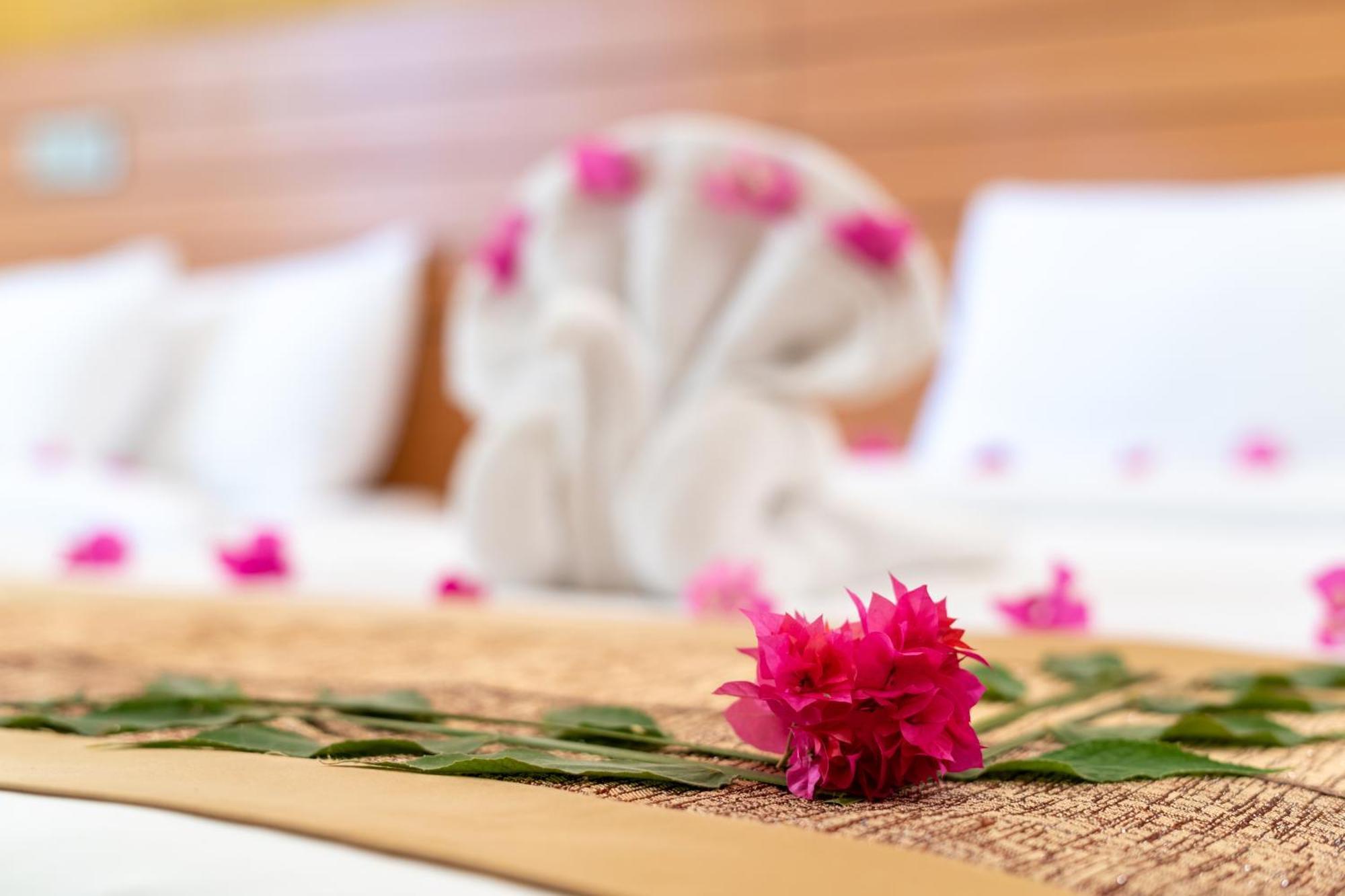 Nala Veli Beach & Spa Ukulhas Buitenkant foto